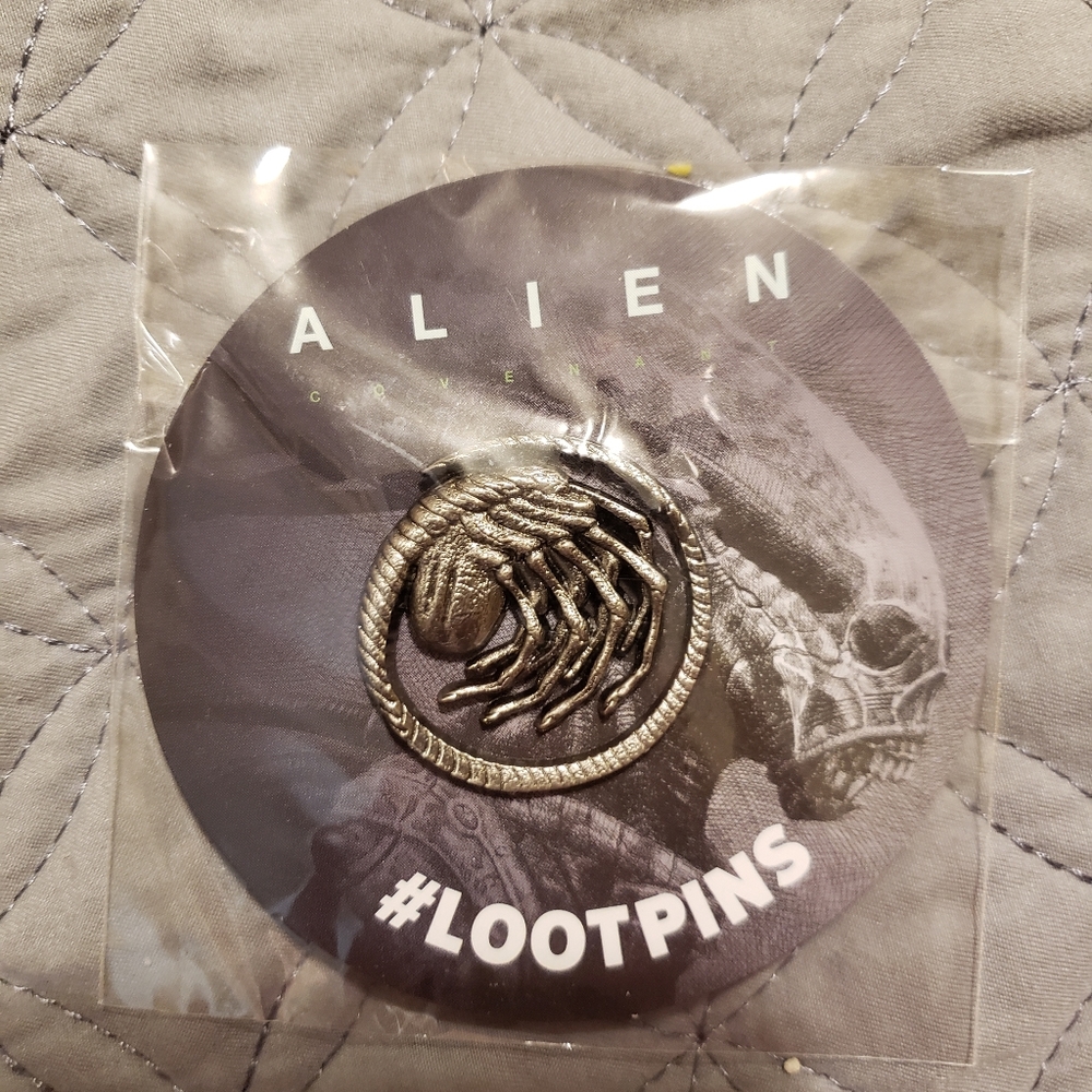 Exclusive Alien Loot Crate Pin